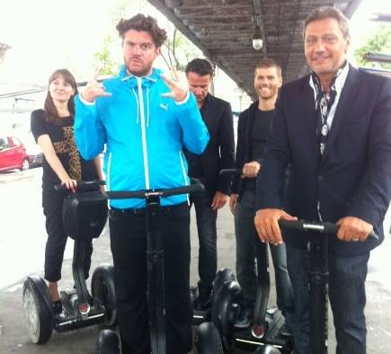 L'équipe de ""Monte le Son"" en gyropode Segway pour une publicité sur France 4 !